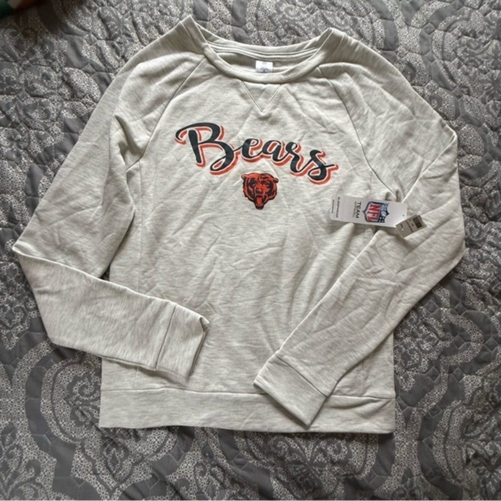 NFL Team Apparel Bears Gray Crewneck Loungewear NWT Pullover Sz Small Very Soft